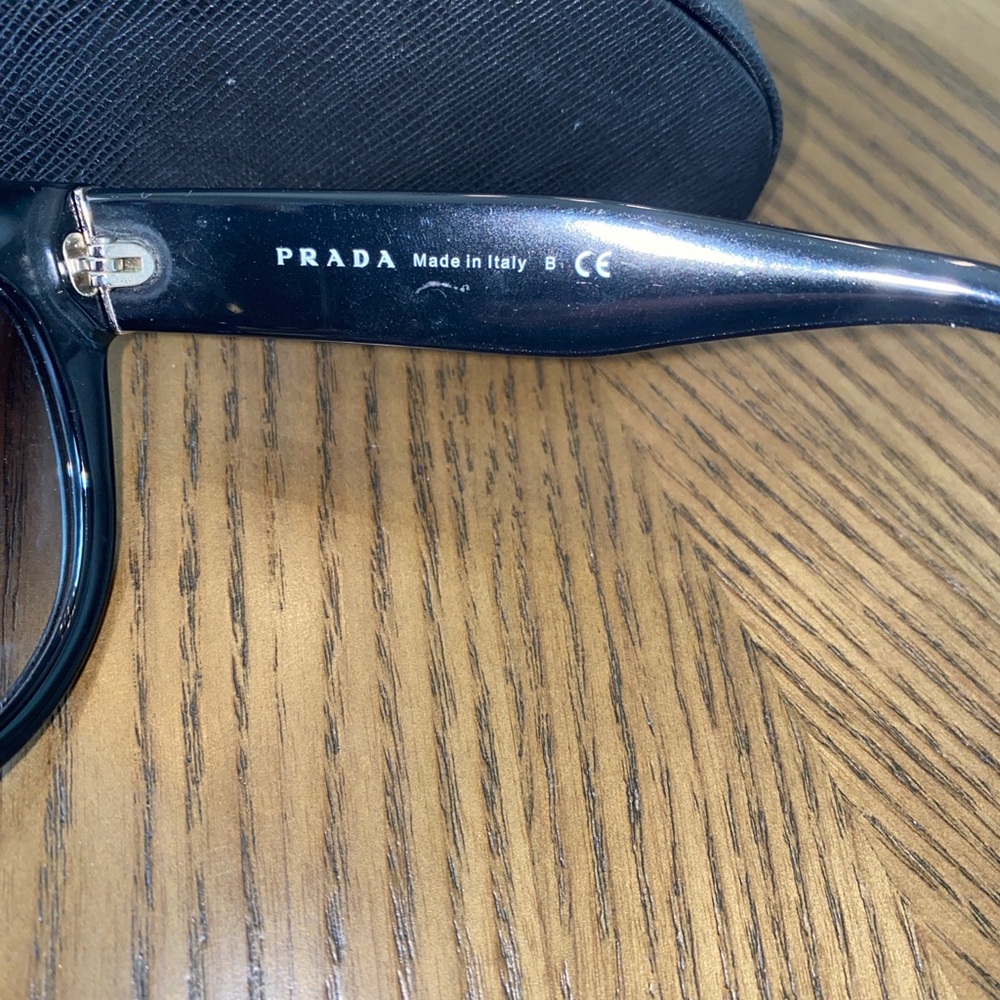 Prada sunglasses - Picture 3 of 4